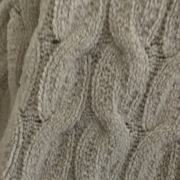 White crop top - Picture 2 of 4